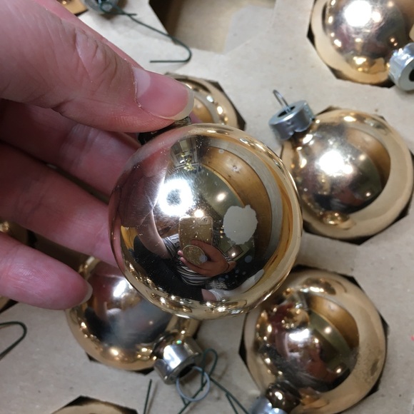 18 Glass Ornaments in Box Christmas Holiday Tree Decorations Small Ball - Picture 9 of 14